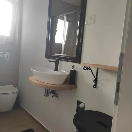 Loreta Apartment Primosten